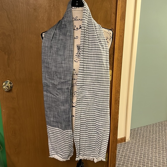 Scarf - Picture 3 of 5